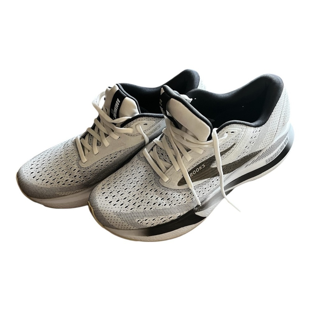 Brooks Women's Gray and Black Sneakers